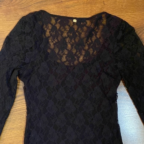 🌹Guess🌹 Black Lace Sleeves & Overlay Dress - Picture 6 of 7